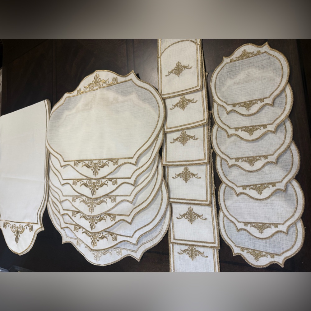 Handmade White and Gold Table Setting Set